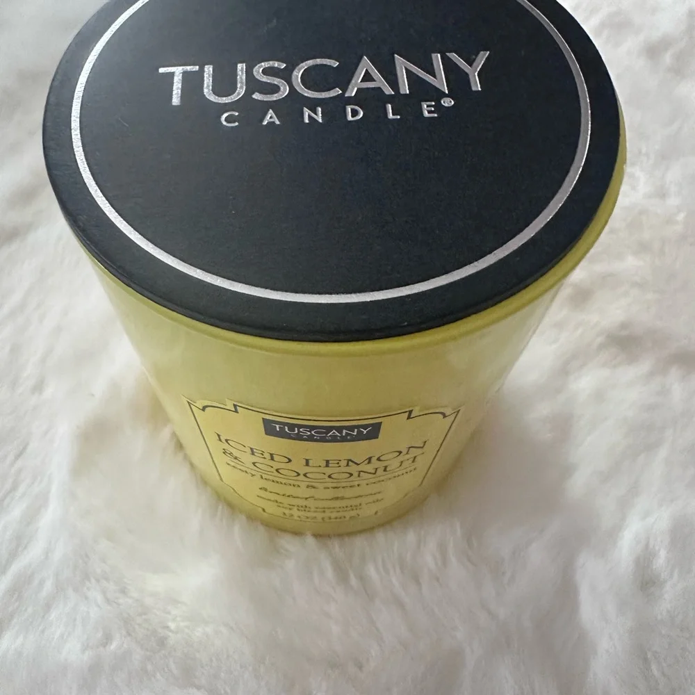 Tuscany Candle Iced Lemon & Coconut
